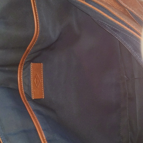 Fossil Heavy Strap Multi Pocket Flap Messenger Bag - Picture 10 of 16